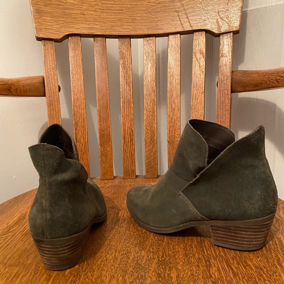 Heeled ankle boots - Picture 4 of 9